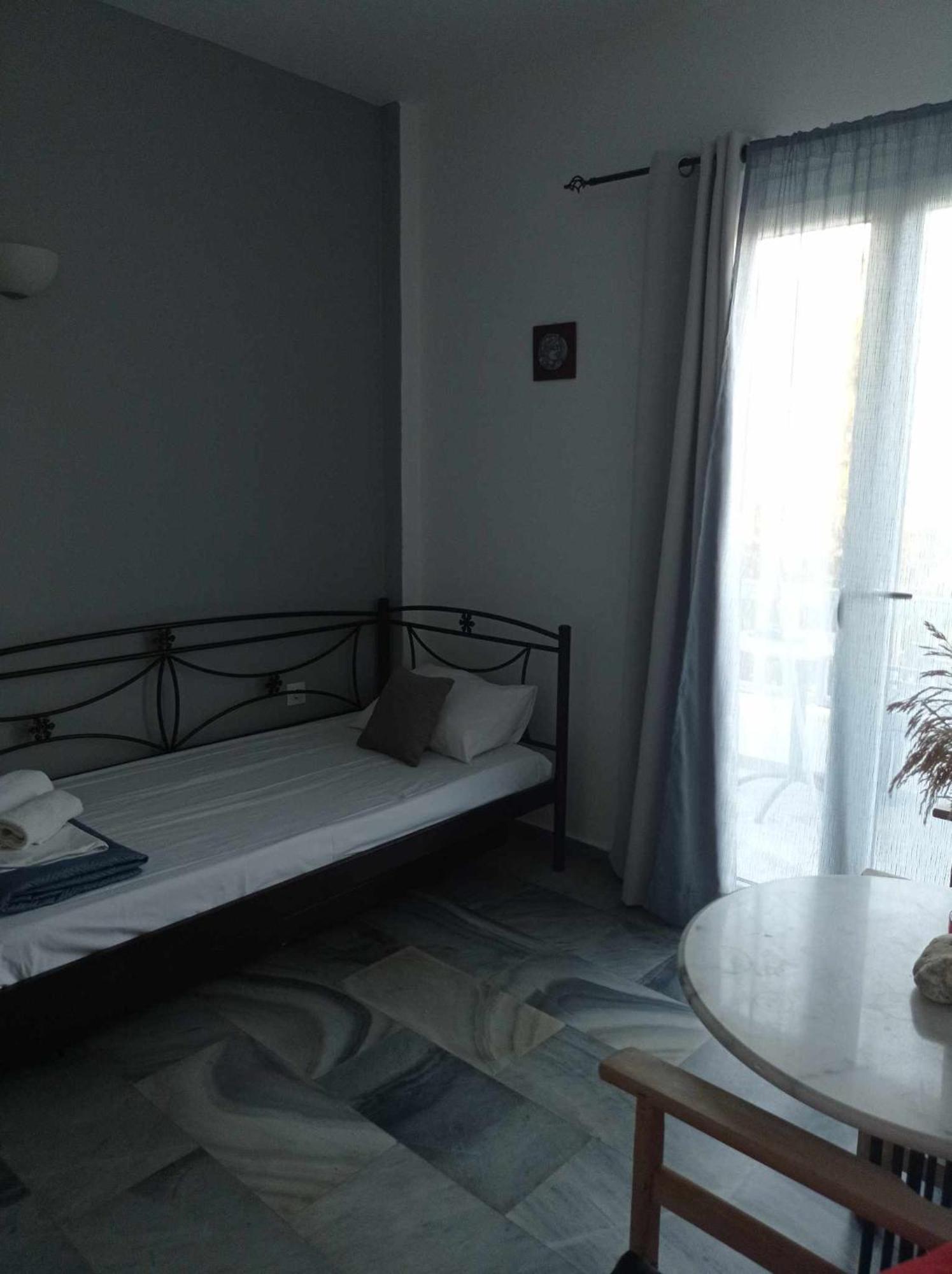 Kantouni Guest House By The Sea 바트시 외부 사진